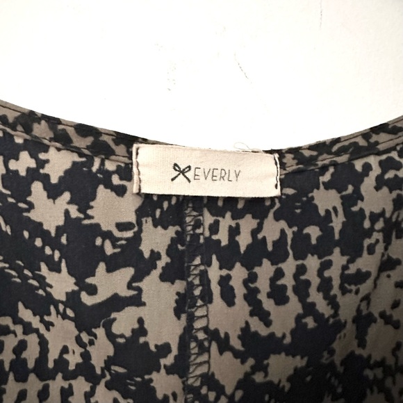 Everly Cream and Midnight Blue Abstract Patterned High Low Dress - Picture 5 of 6